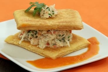 Feuilleté au crabe, coulis de tomates Bloody Mary