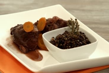 Joue de porcelet, lentilles à l'huile de truffe