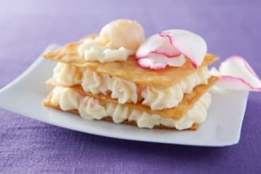 Mille-feuille aux saveurs de rose et aux litchis