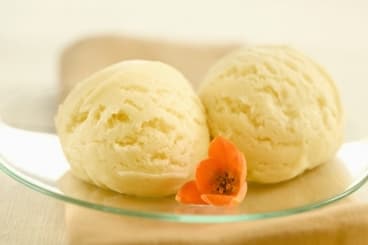 Glace à la fleur d'oranger