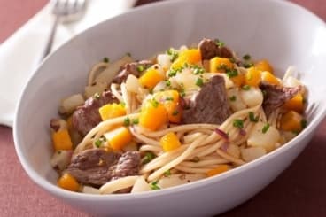 Spaghetti n° 5 au blé complet, légumes oubliés et boeuf grillé