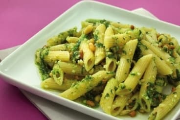 Salade de penne au pesto