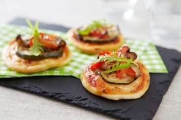 Mini-pizzas aux légumes confits 