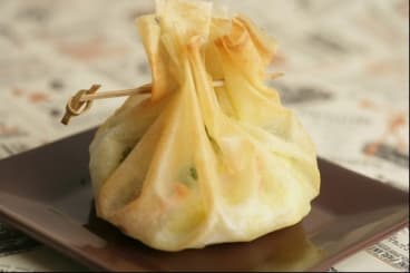 Aumônière de pommes de terre et saumon fumé à la coriandre