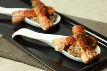 Langoustines croustillantes, caviar d'aubergine aux olives