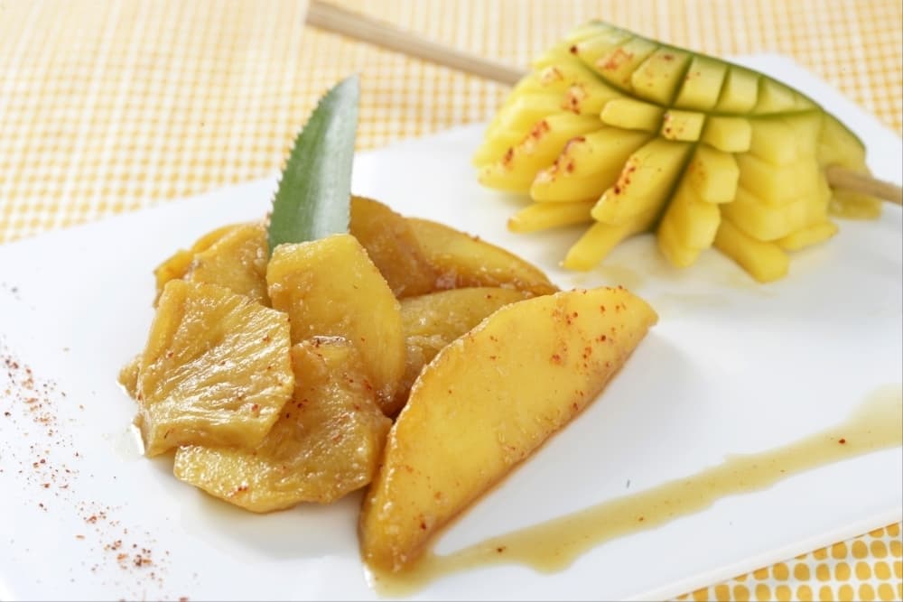 Wok de mangue et ananas au piment d'Espelette