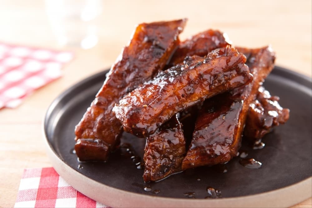 "BBQ Ribs", travers de porc confits aux épices