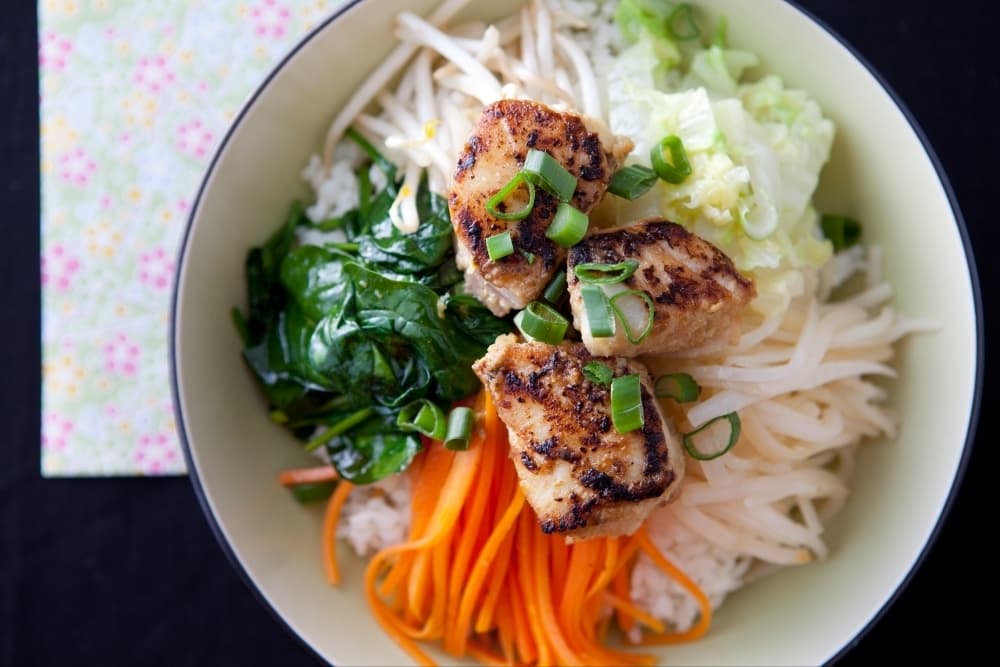 Bibimbap de cabillaud