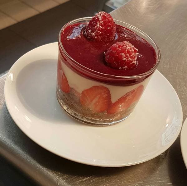 Verrine de fruits rouges tiramisu et spéculos