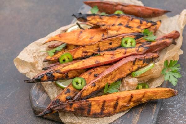 Patate douce grillée