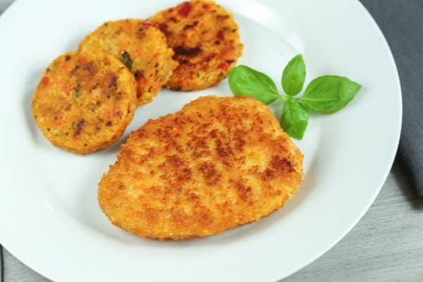 Filets de poulet pané à la moutarde, pommes paillassons