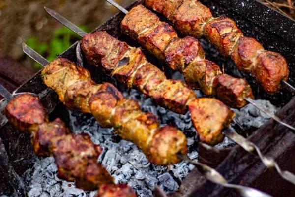 Brochette d'agneau à la libanaise