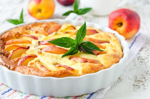 Tarte à la pêche et verveine sur un sablé Breton à la vanille