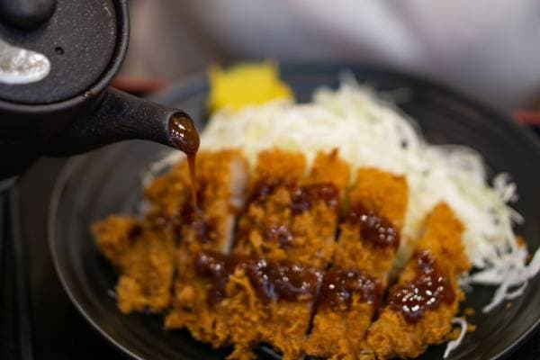 Tonkatsu de porc japonais et riz à sushi
