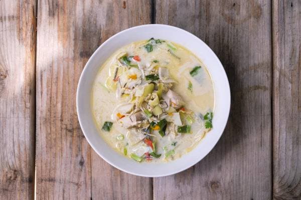 Soupe thaïe, Tom Kha Kai, au poulet et lait de coco 