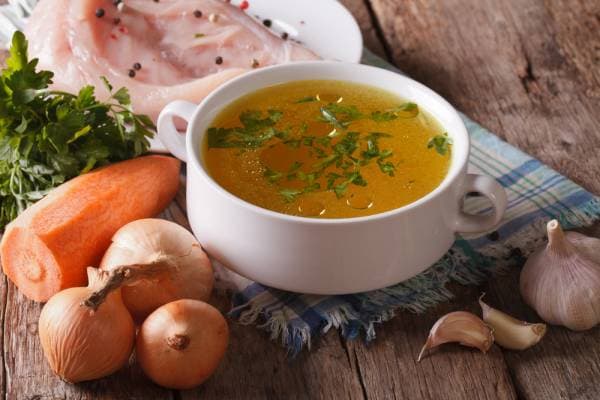 Carottes et oignons primeurs à la mélisse en conserve