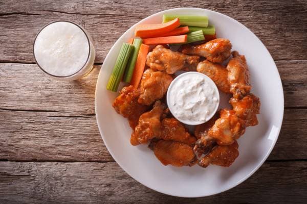 Wings de poulet "Buffalo" et sauce au roquefort