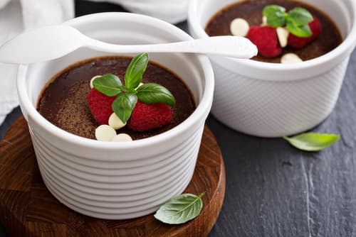 Fondant chocolat-framboise, émulsion au caramel
