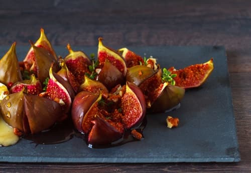 Figues rôties au caramel de framboises, sabayon mascarpone