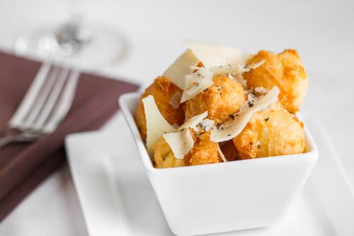 Gougère à l'Ossau-Iraty et au piment d'Espelette