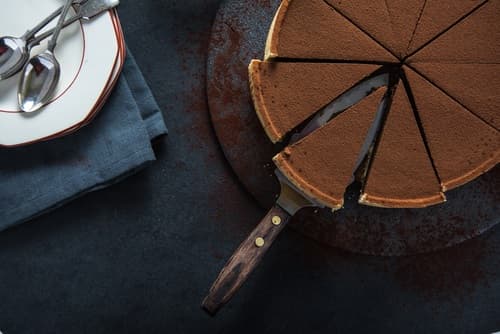 Tarte soufflée au chocolat, caramel au beurre demi-sel
