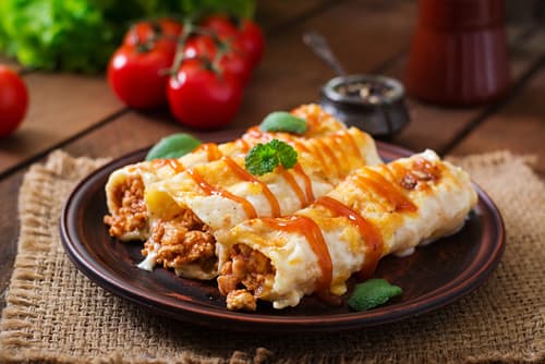 Cannelloni de Tacaud, épinard et chèvre, salade de jeune pousse