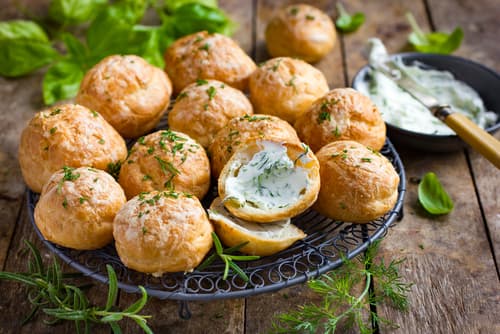 Gougère farcie au fromage