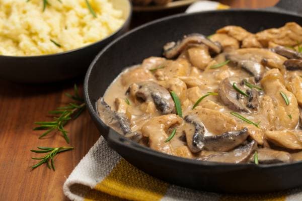 Aiguillettes de volaille aux champignons