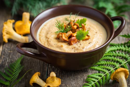 Crème de cèpes, têtes de cèpes confites au magret fumé