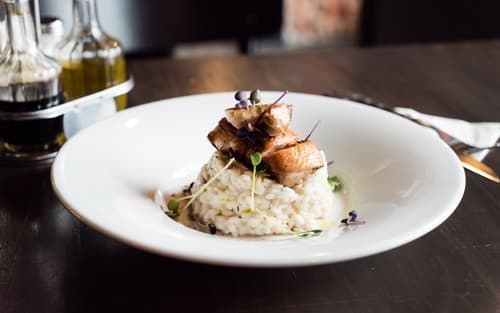 Noix de veau dorée au sautoir, risotto truffe et shiitakés