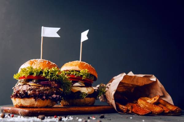 Hamburger classique, potatoes