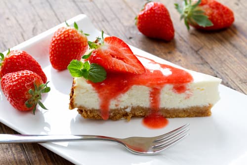 Cheesecake Américain, coulis de fruits rouges à la vanille