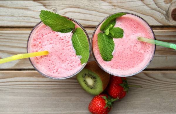 Smoothie détox fraise-framboise au thé