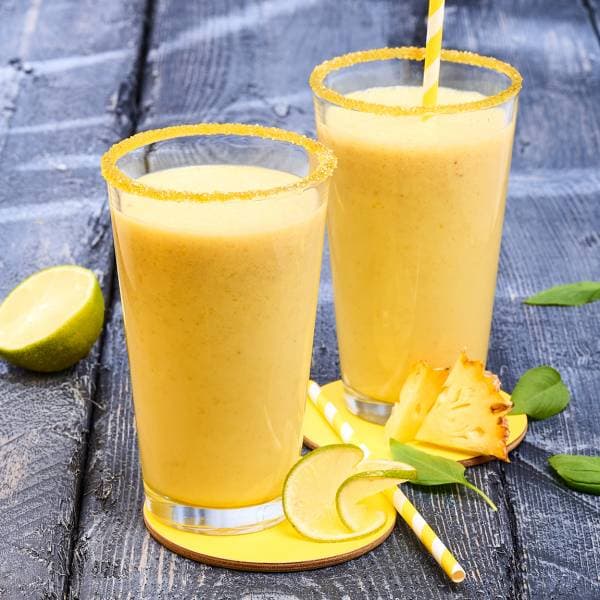Smoothie ananas-banane et citron vert