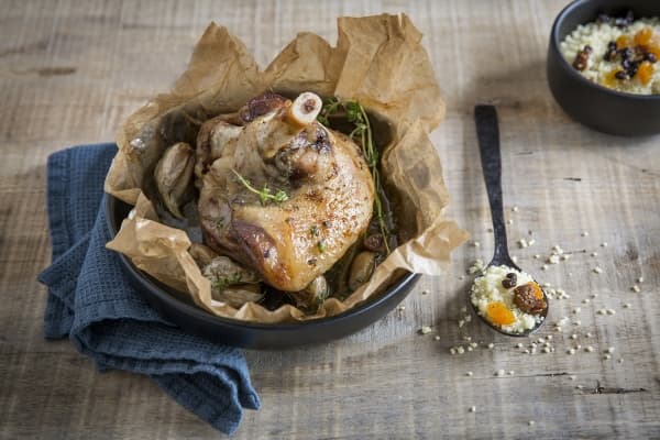 Souris d'agneau fondante et semoule aux fruits secs