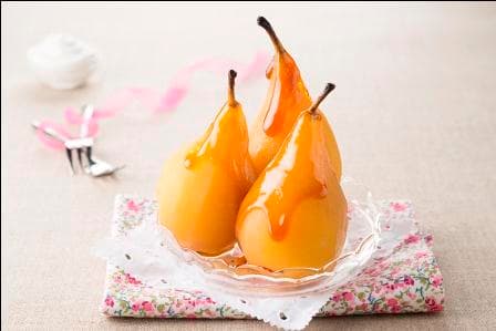 Poires confites au caramel, véritable chantilly