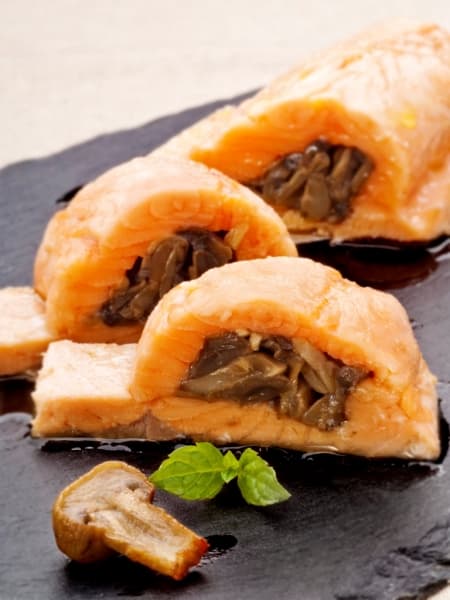 Filet de saumon farci aux champignons 