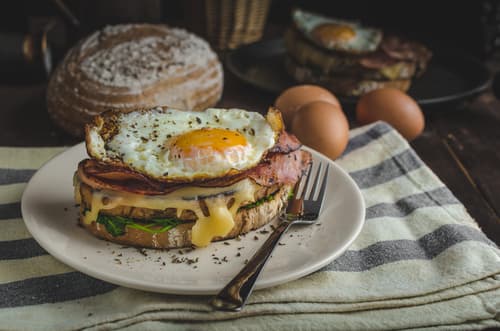 Croque Madame au St Nectaire et épinards