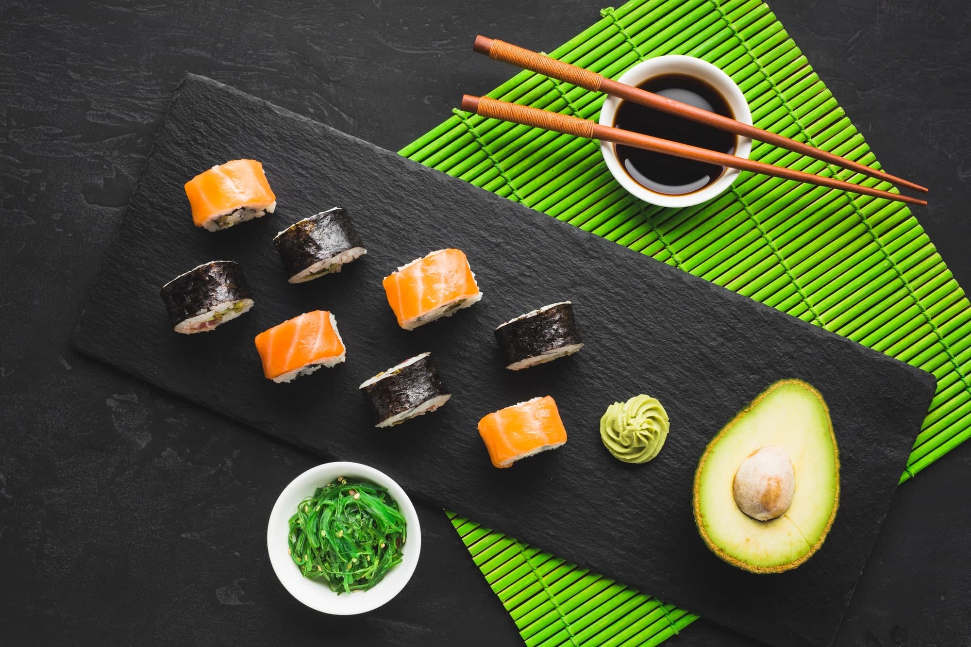 Sushis et maki