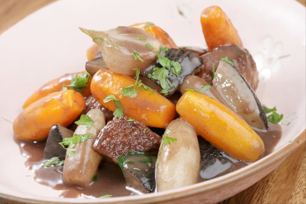 Poulet chasseur, légumes racines glacés