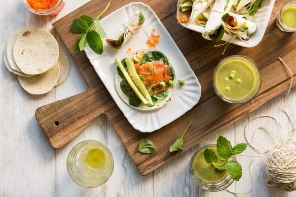 Wrap gourmand, légumes grillés aux graines de chia, quinoa et saumon fumé 