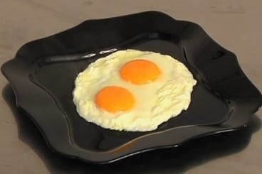 Oeufs au plat nature