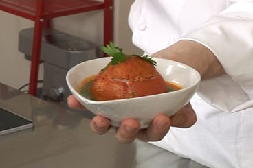 Tomates farcies, jus de persil