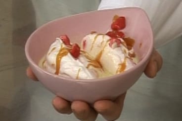 Oeufs à la neige aux pralines roses