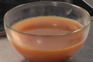 Consommé de boeuf traditionnel clarifié