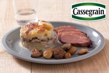 Magret de canard rôti, sauce vin rouge et échalotes, gratin Dauphinois aux Champignons Cassegrain 