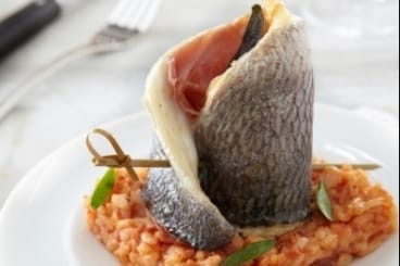Saltimbocca de daurade, poivronnade au piment d’Espelette