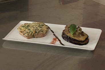 Thon à l'unilatérale de Parmigiano reggiano, mille-feuille d'aubergine