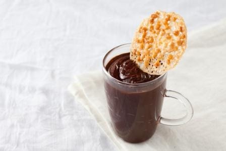 Crémeux chocolat-passion, tuile dentelle