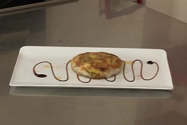 Pastilla de caille et amandes grillées